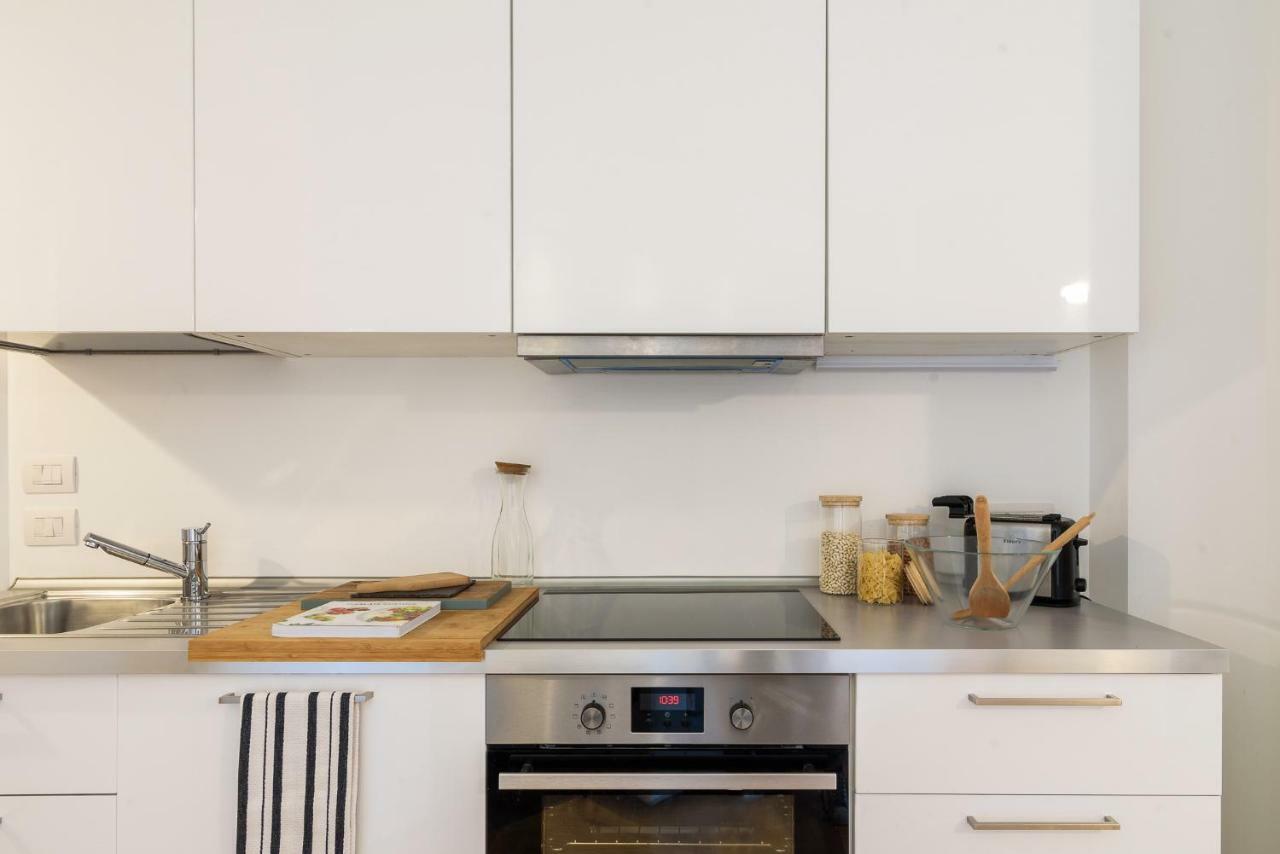 Joivy Homey 1-Bed With View Near Citylife Milano Esterno foto