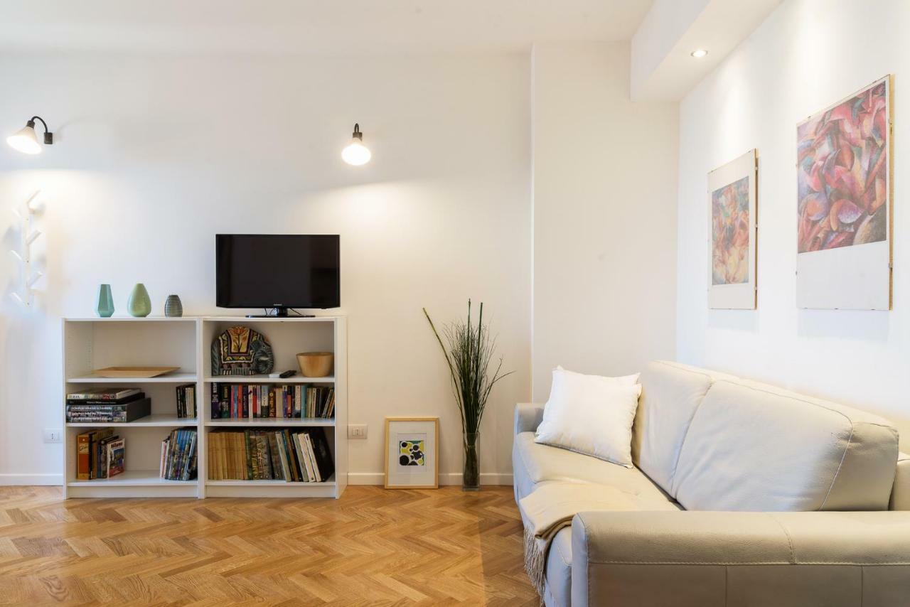 Joivy Homey 1-Bed With View Near Citylife Milano Esterno foto