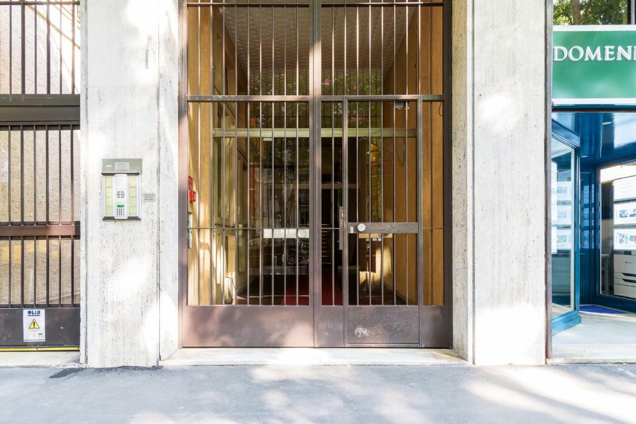 Joivy Homey 1-Bed With View Near Citylife Milano Esterno foto